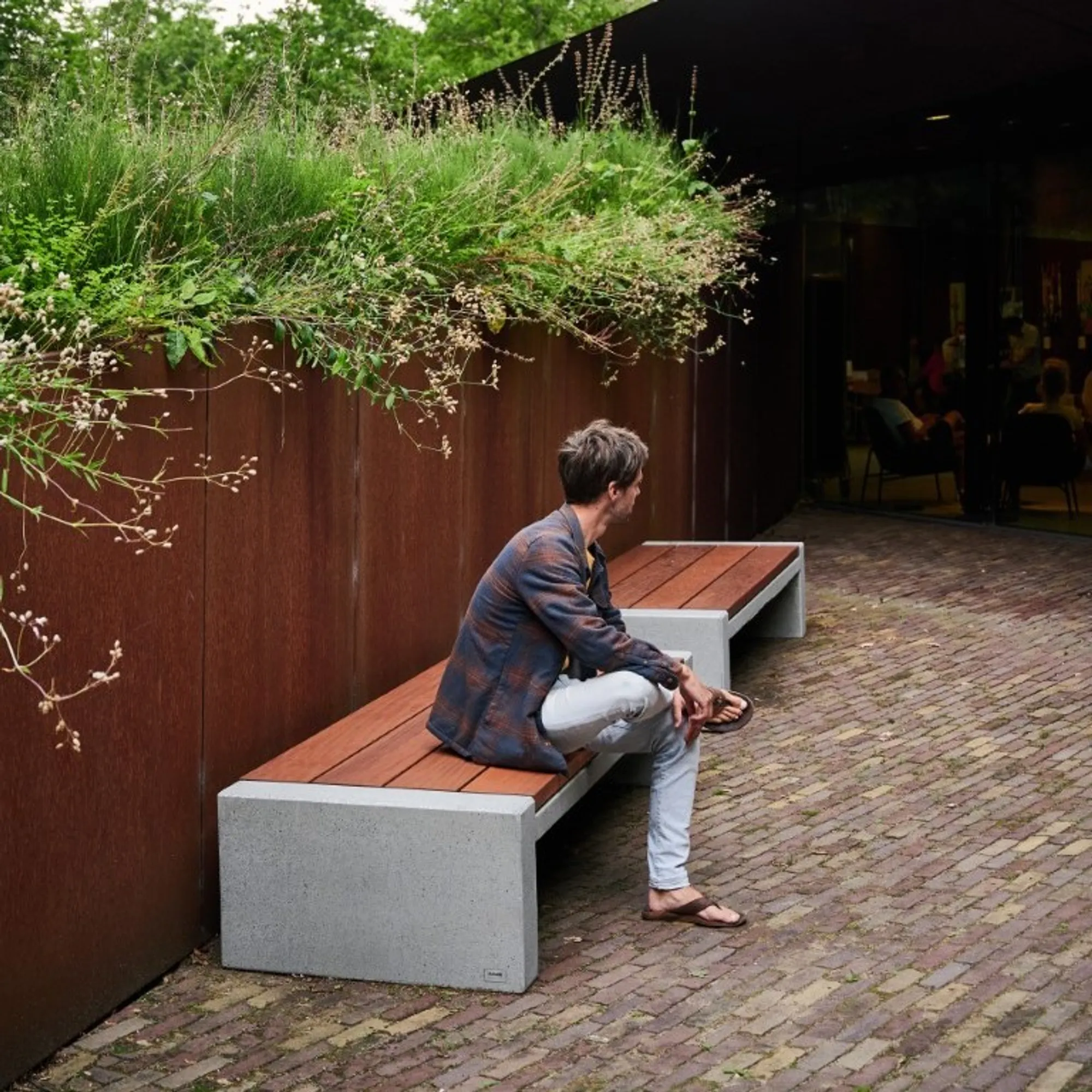 Vora bank beton hout toc