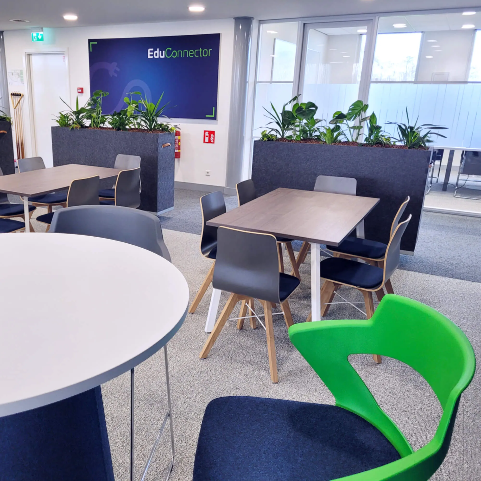 horeca inrichting kantine bejot akoestische plantenbak