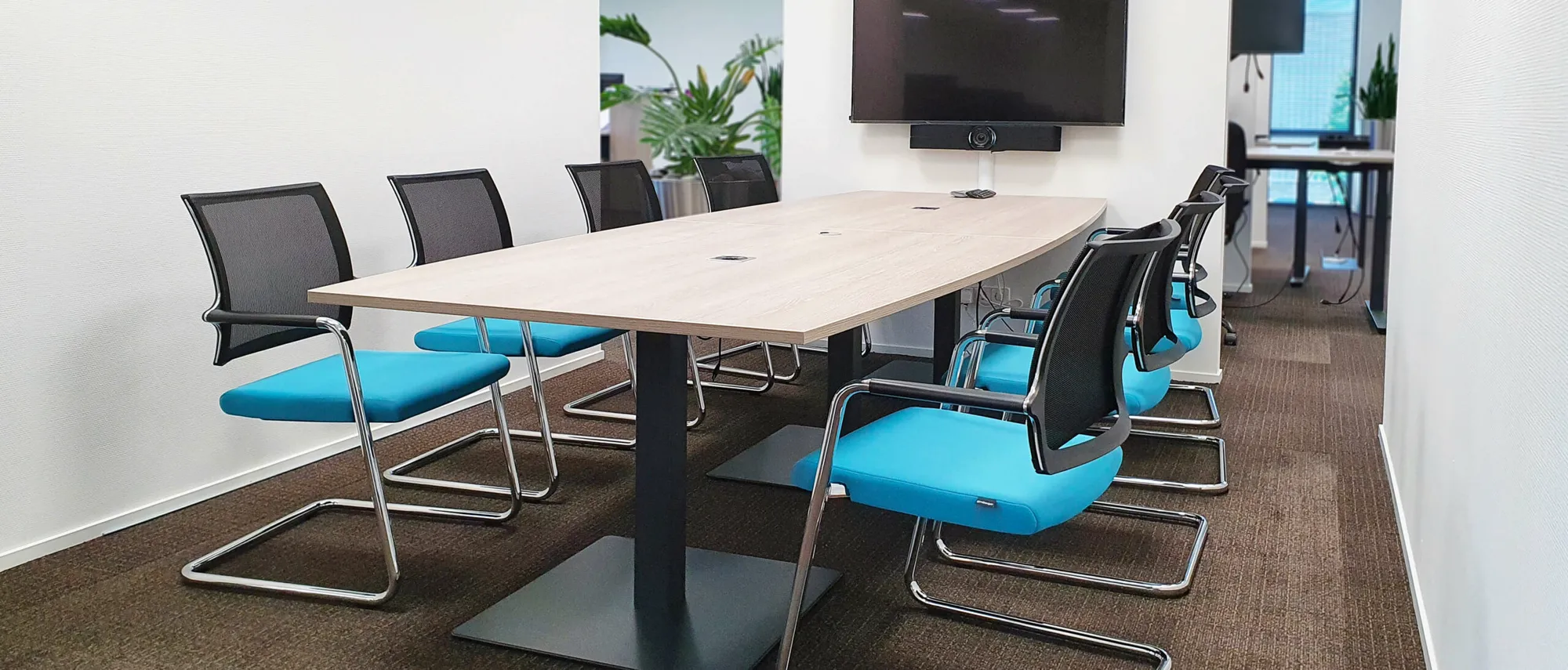kantoorinrichting palmberg vergadertafel vergaderstoelen