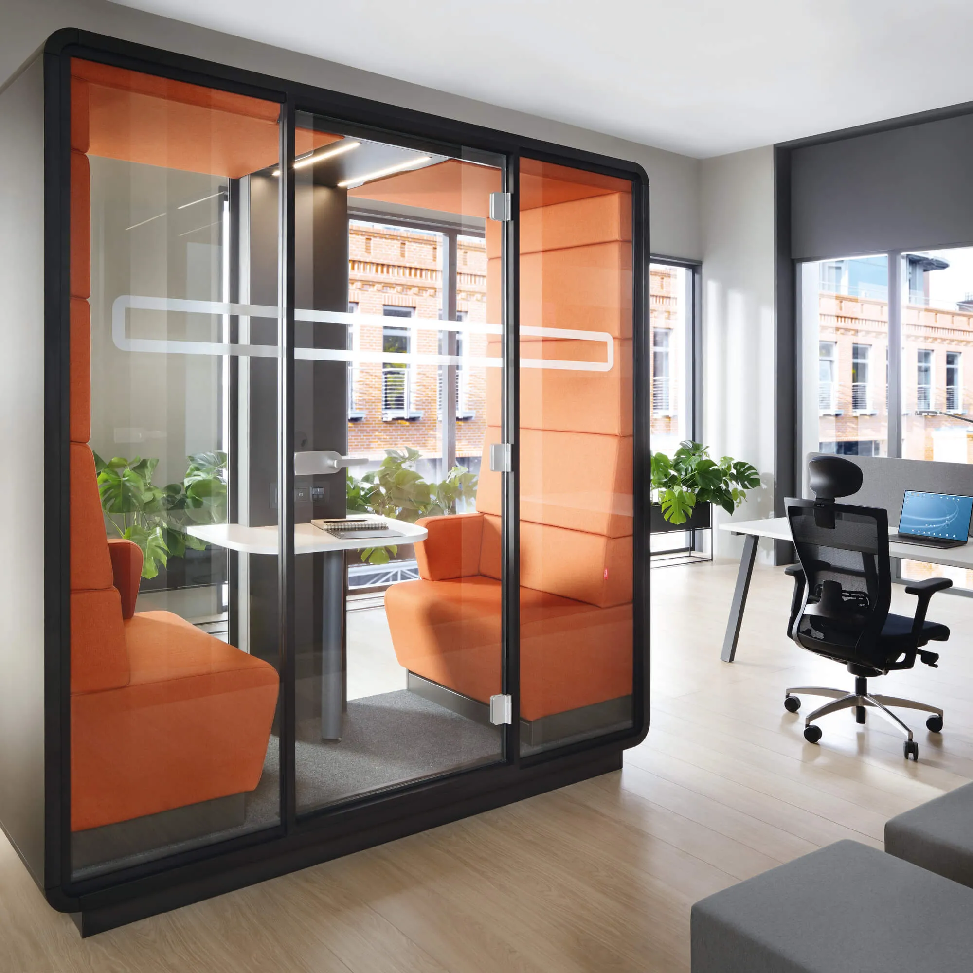 kantoor inrichting vergadercabine hushmeet