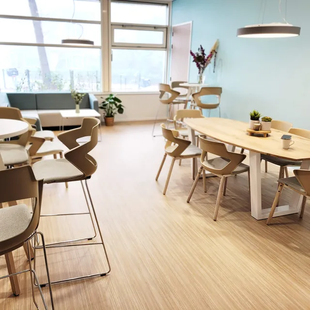 schoolinrichting barkruk bejot lerarenkamer NIEUWBOUW SCHOOL