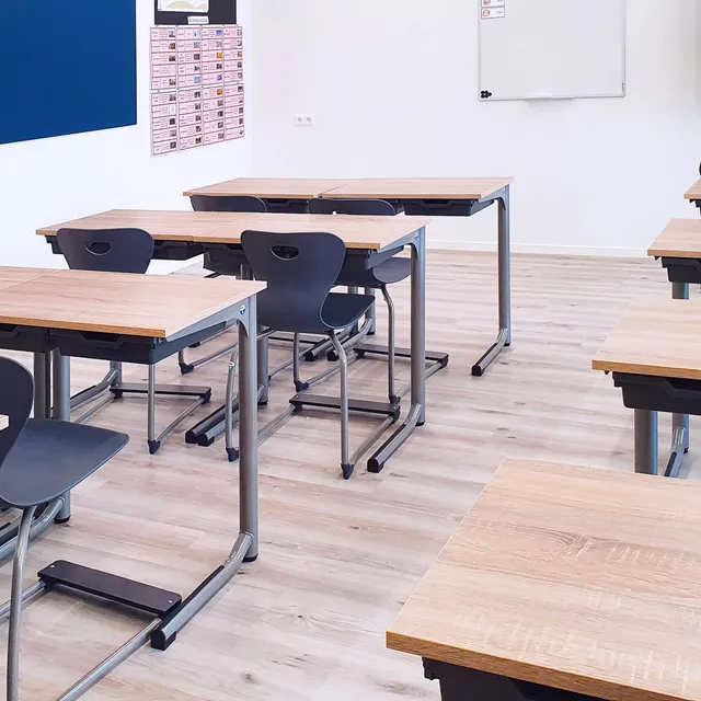 schoolinrichting stoeltjes bejot MEUBILAIR VERVANGEN