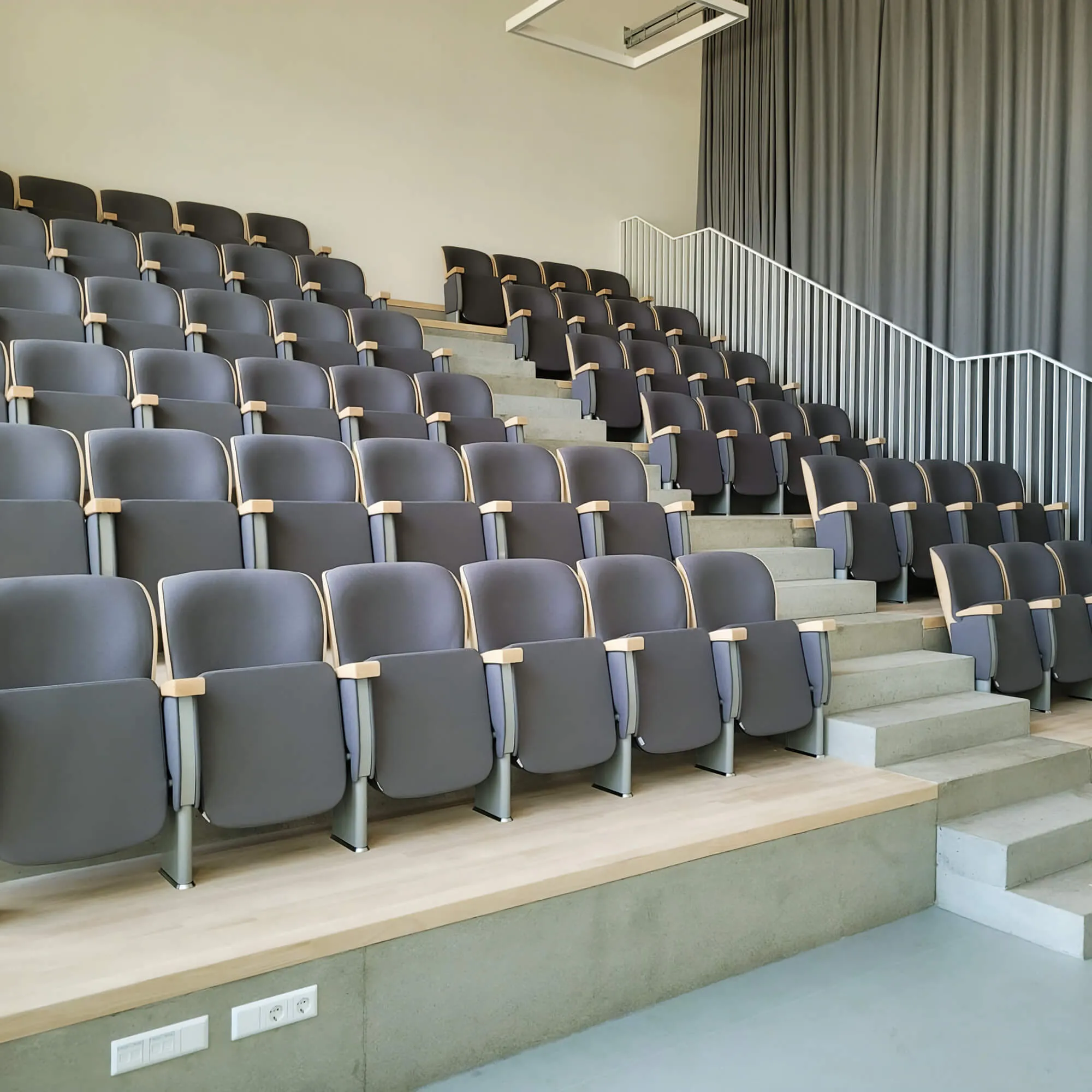 zaalinrichting collegestoel nowystyl