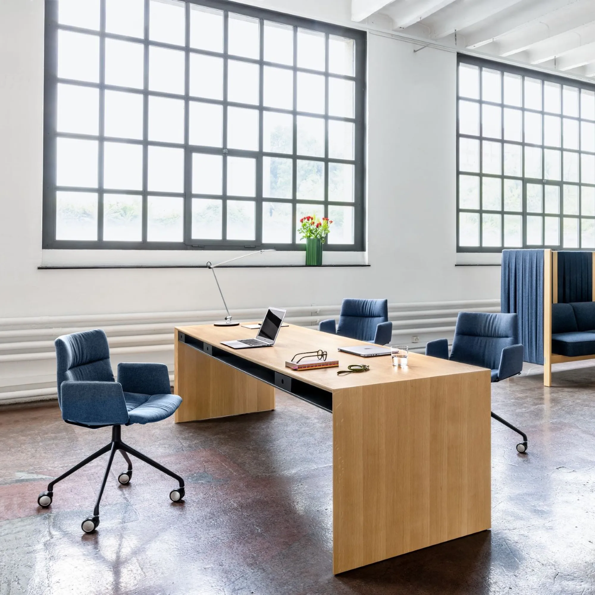 Girsberger LaPunt Bench Ei Marel Velum