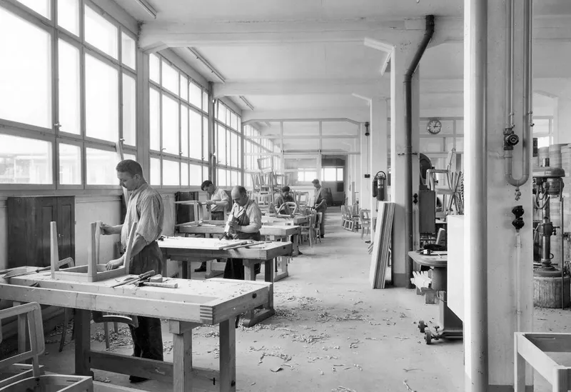 Werkplaats Girsberger fabriek oud zwartwit Werkplaats Girsberger fabriek oud zwartwit