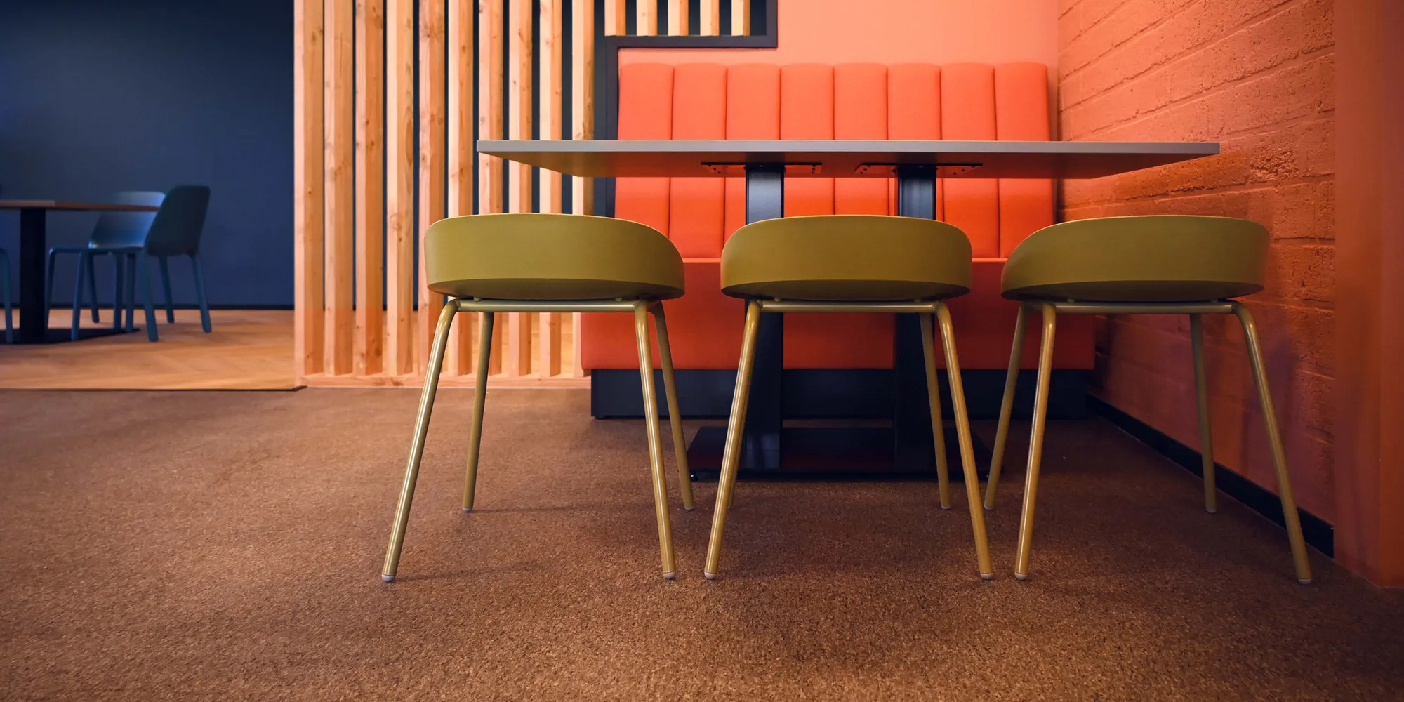 kantoorinrichting-bejot-kantine 2000x1000px3 BEDRIJFSKANTINE