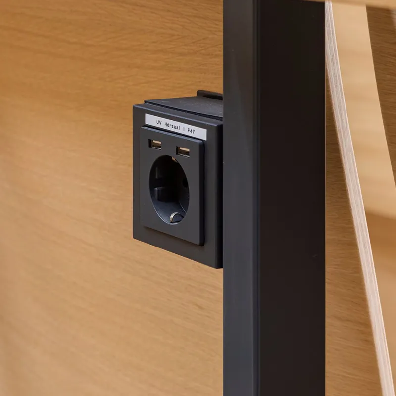 Nowy-styl-forum-collegestoelen-1000x1000px5